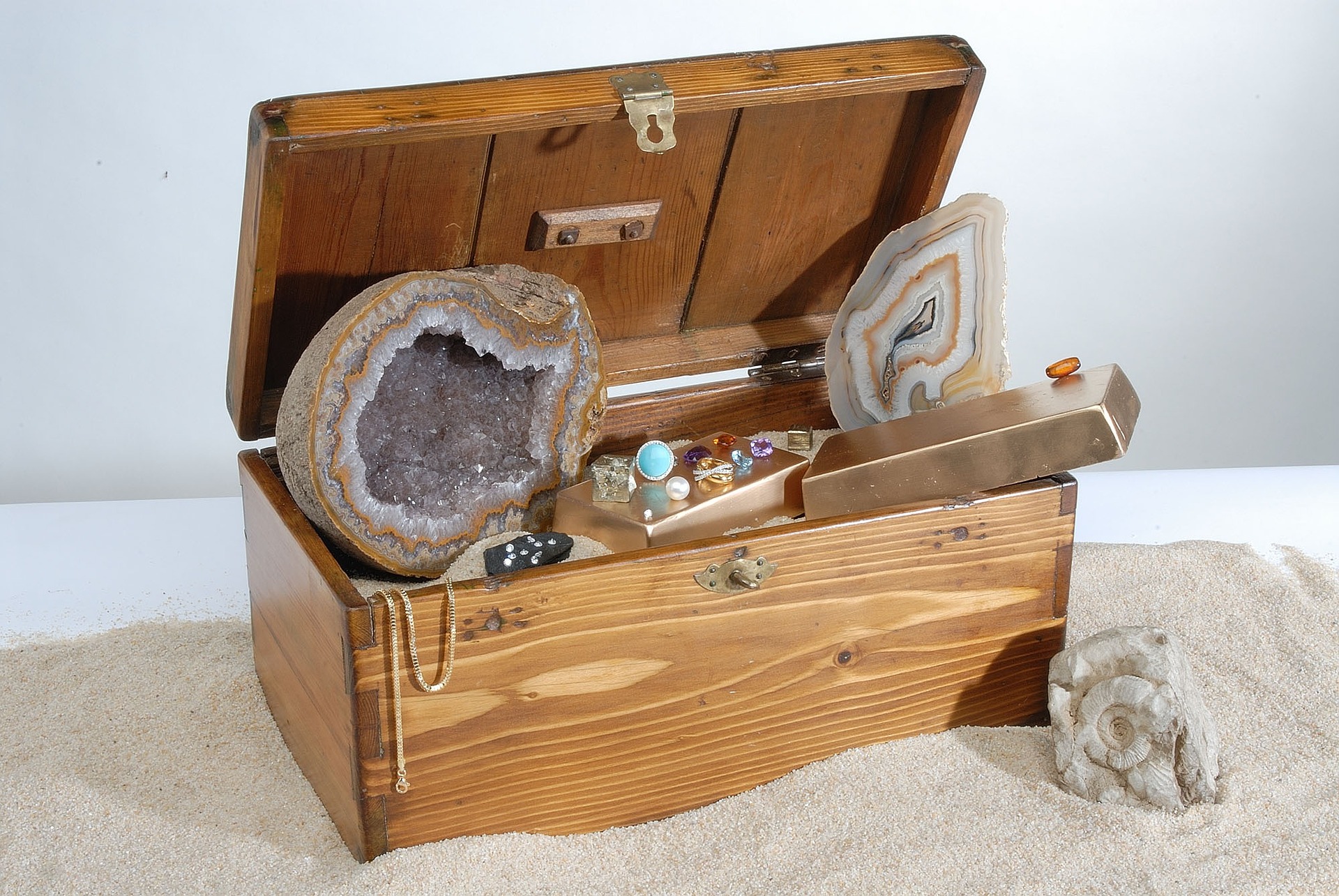 mineralien-sammlung-schatzkiste.jpg